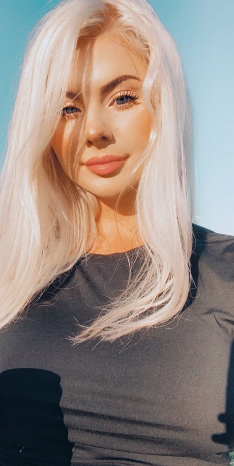 Riley Sinclair star beautiful pictures