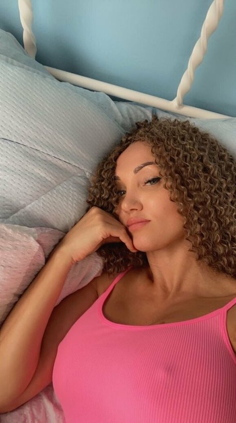 Midjushow star sex photo