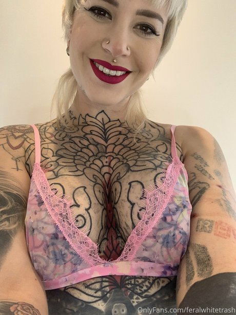 FeralWhiteTrash pretty pornstar pics