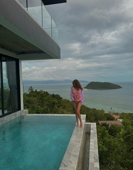 robinsoncrusoe model nice pics