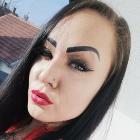 shiny queen beautiful model picture