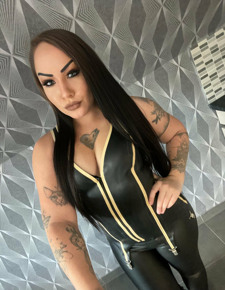 shiny queen perfect actress pictures