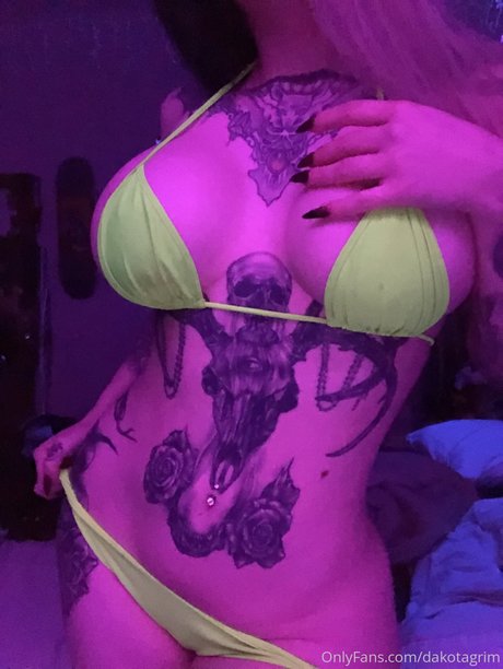 Dakota Alexandra nice star photos