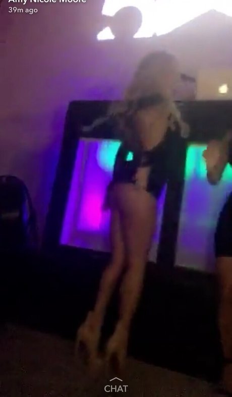 Amy Nicole Moore star pornographic images