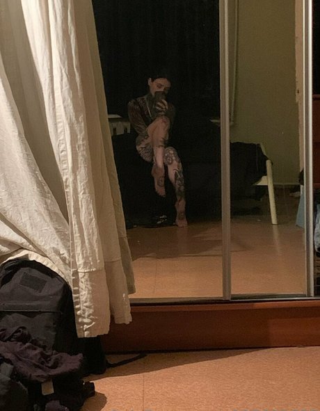 Draken lady pornstar adult image