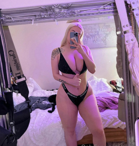 Sxren nudes model picture