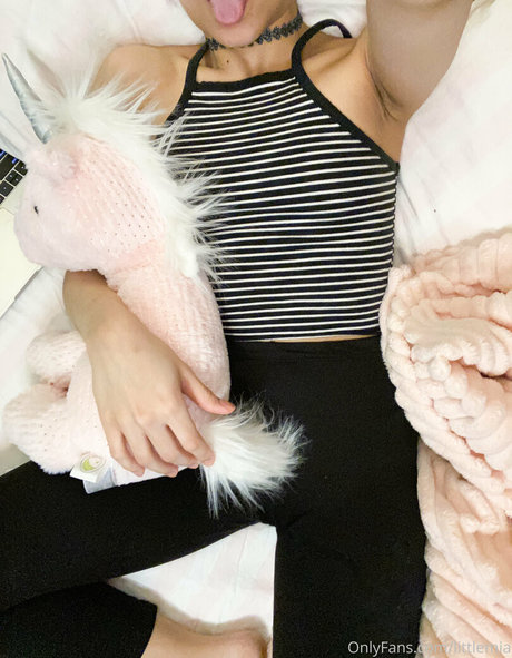 LittleMia hot pornstar img