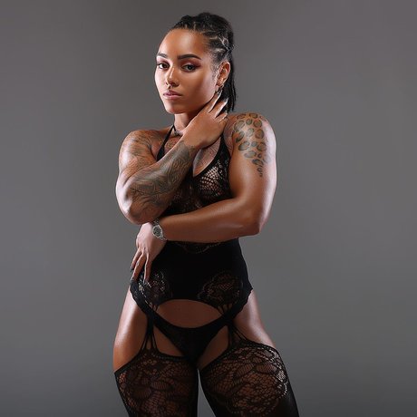 Christina Olivia art star gallery