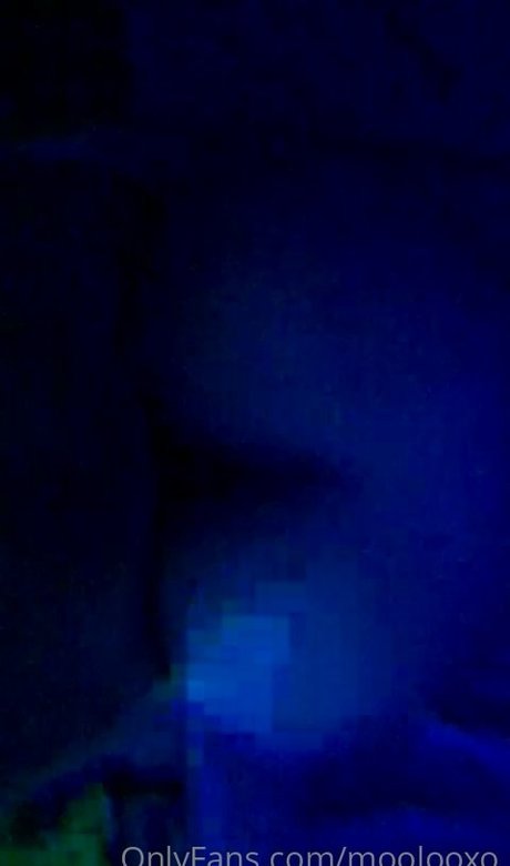 moolooxo pornstar naked pic