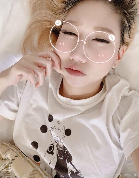 Danisaurz naked actress image