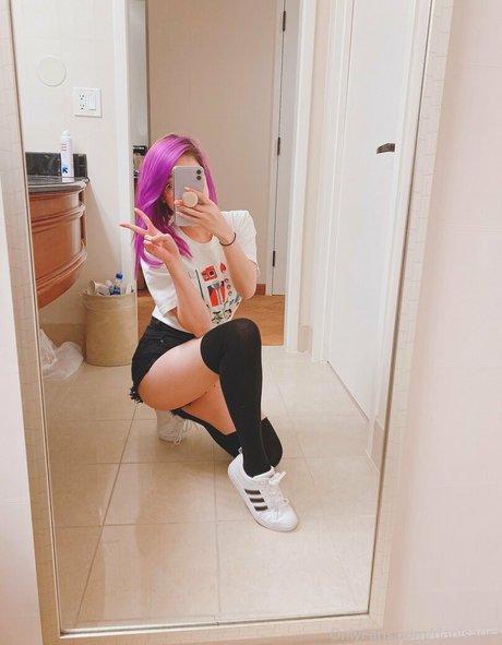 Danisaurz nice actress picture