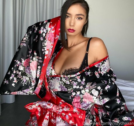 Kristy Chan art star photos