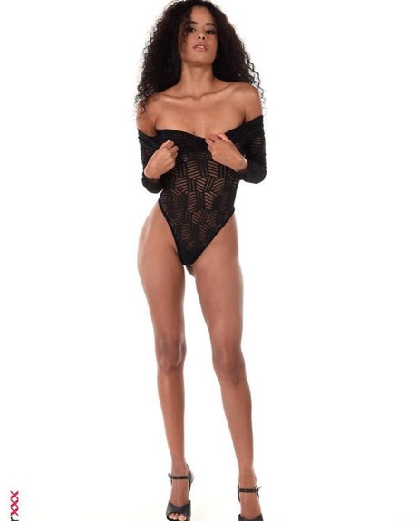 Mia Nix star hot photos