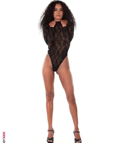 Mia Nix star hot img