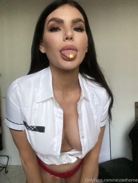 Nicole Thorne porn model pictures