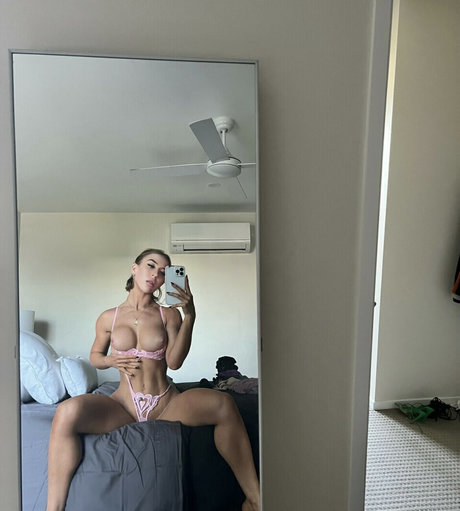 THE SMALL VANILLA GIRLL pornstar images