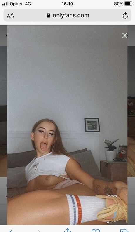 THE SMALL VANILLA GIRLL free actress galleries