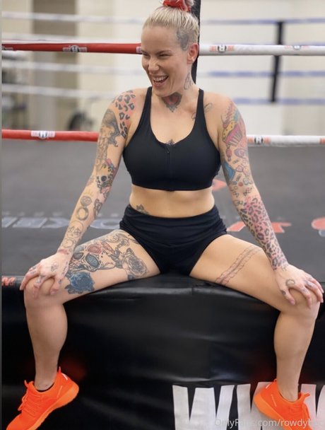 Bec Rawlings model adult image