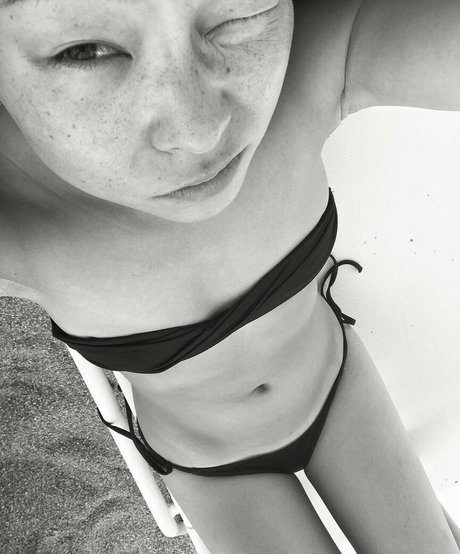 CutieMish pornstar nude img