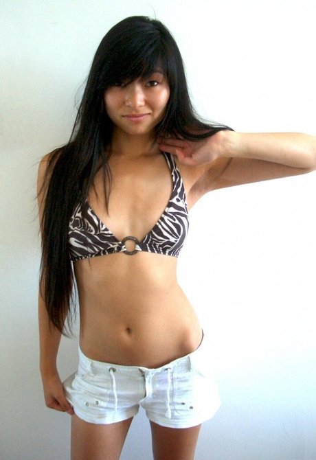 CutieMish hot actress image