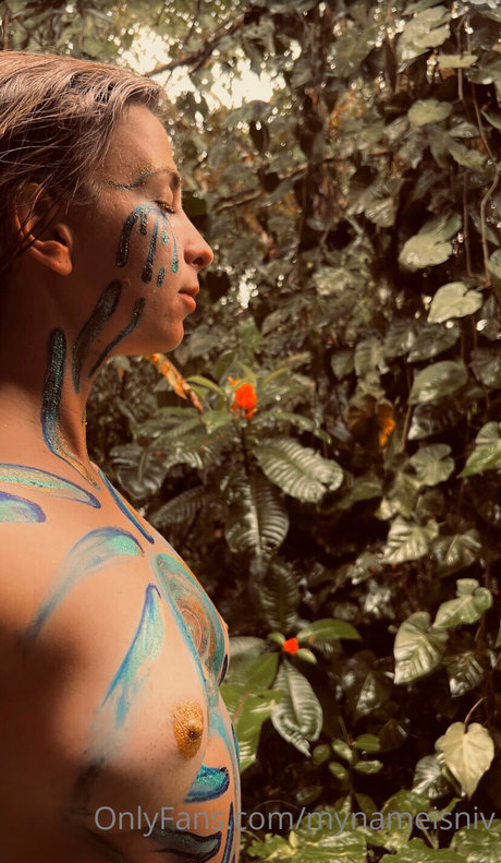 mynameisniv star adult photo