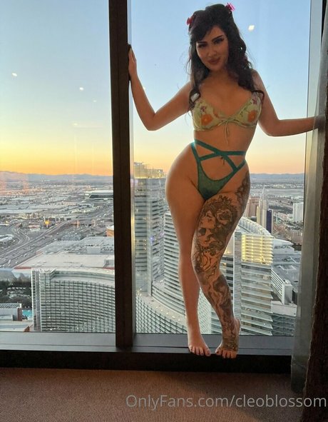 cleoblossom sex model gallery