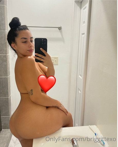 Briggitte adult model images