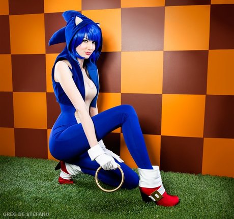 Manzi DeYoung naked model archive