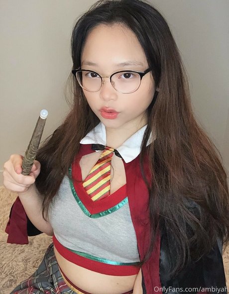 Ambiiyah model porn galleries