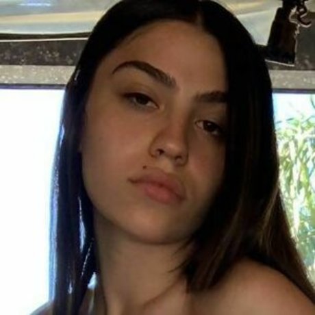 kyliebennet pornstar art pictures