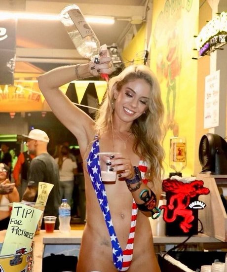 Midskarinnoelle sexy actress galleries