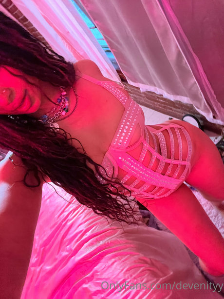 Devenityy pornstar hot photos