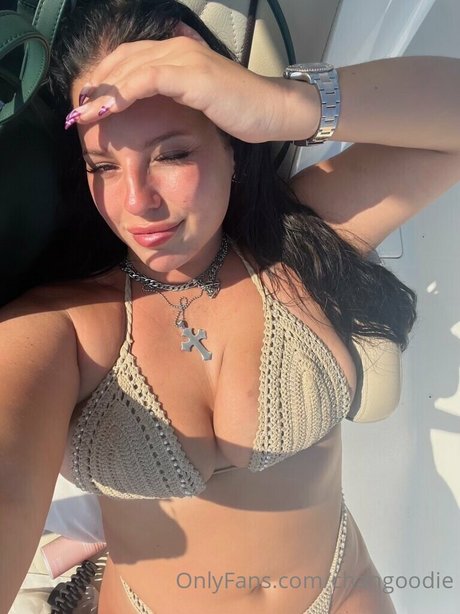 Changoodie nude star photo