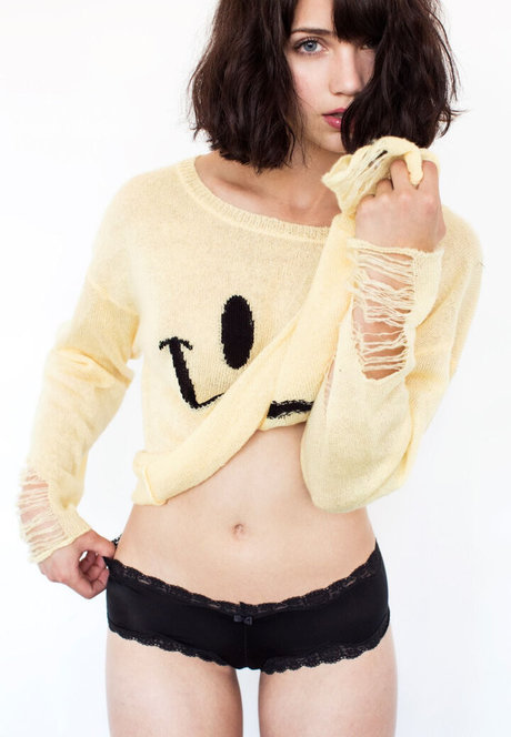 Emily Rudd star free images