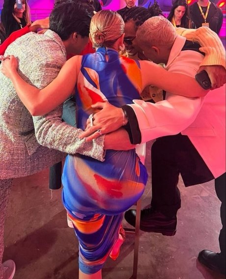 Emily Rudd sexy star pics