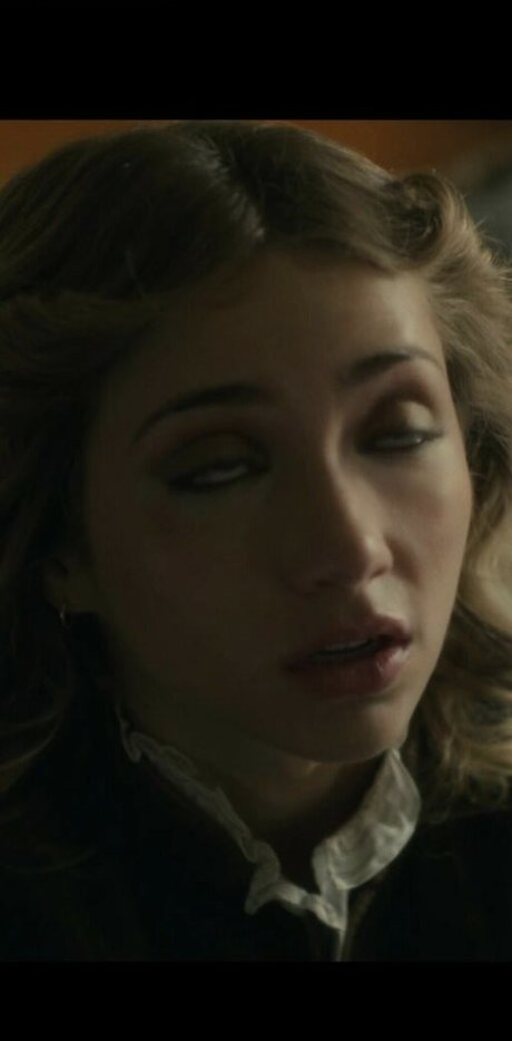 Emily Rudd star art image