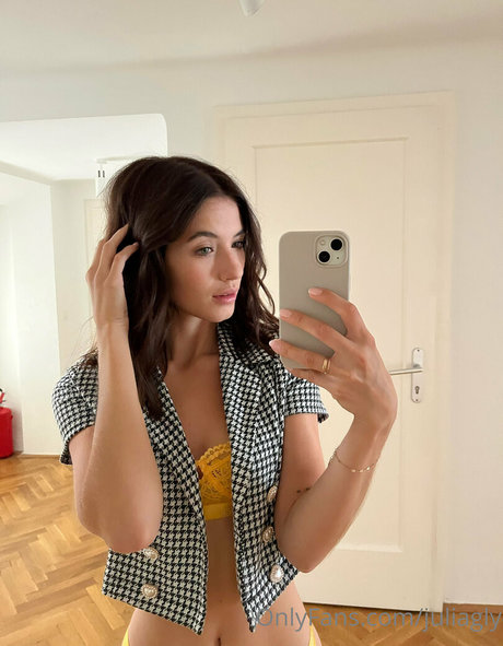 Julia Gauly high quality actress photos