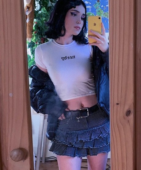 Mia Rodriguez art star images