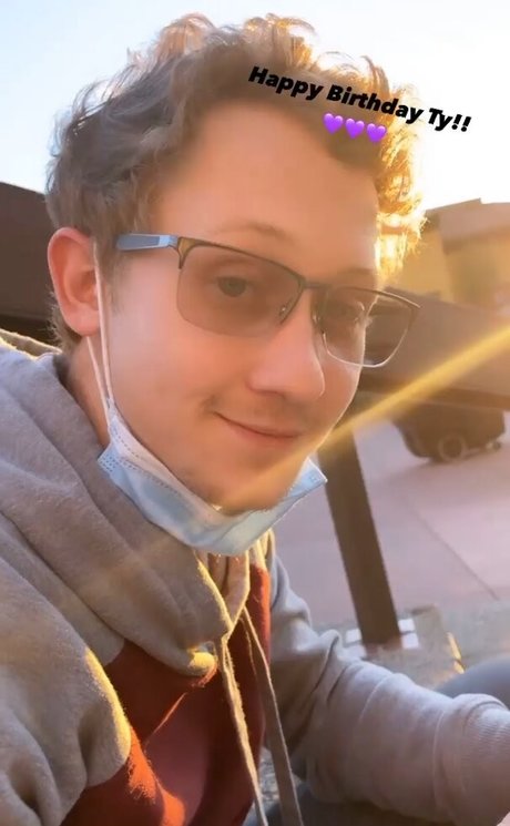 ASMR Darling model nice image