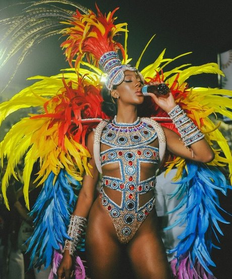 Camilla De Lucas nudes model archive