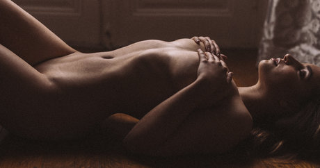 Celine Fairon model erotic photo