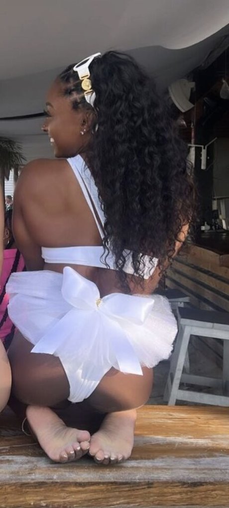 Simone Biles Profile pic