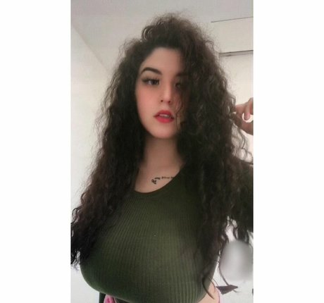 Samantha Fernandez art model images