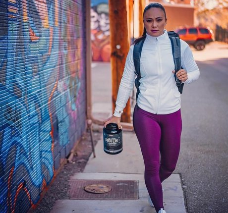 Michelle Waterson star art picture