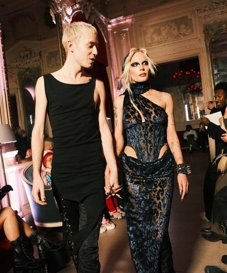 Halsey beautiful actress img