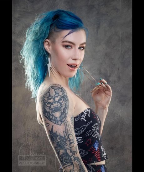 Comicbookgirl19 model sexy photos