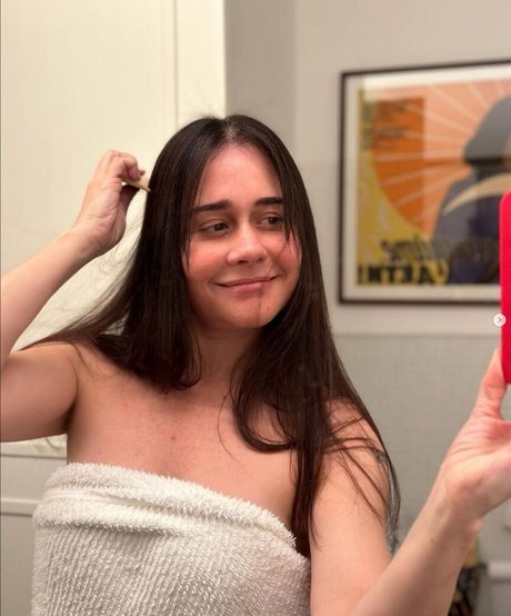 Alessandra Negrini nude actress galleries