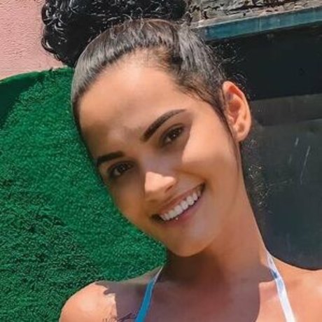 Milena Santos naked model images