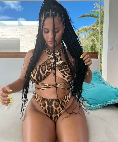 Katya Elise Henry perfect star pictures