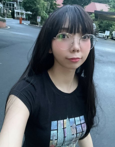 KitzCua model hd pic